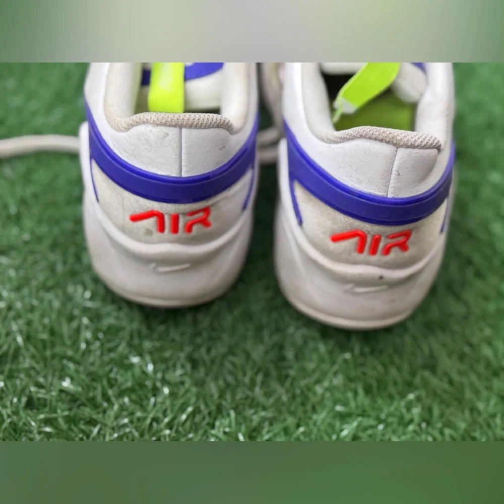 Nike(GS) Air‎ Max Bolt 'White Indigo Burst Size 5Y